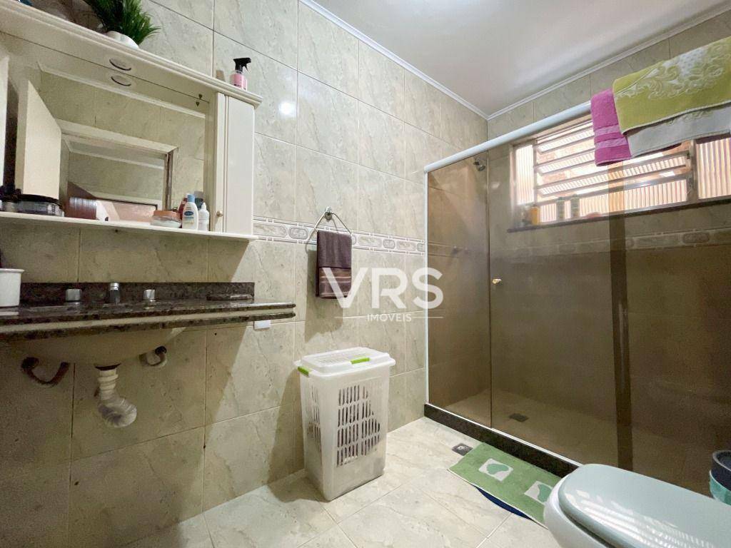 Casa à venda com 3 quartos, 238m² - Foto 27