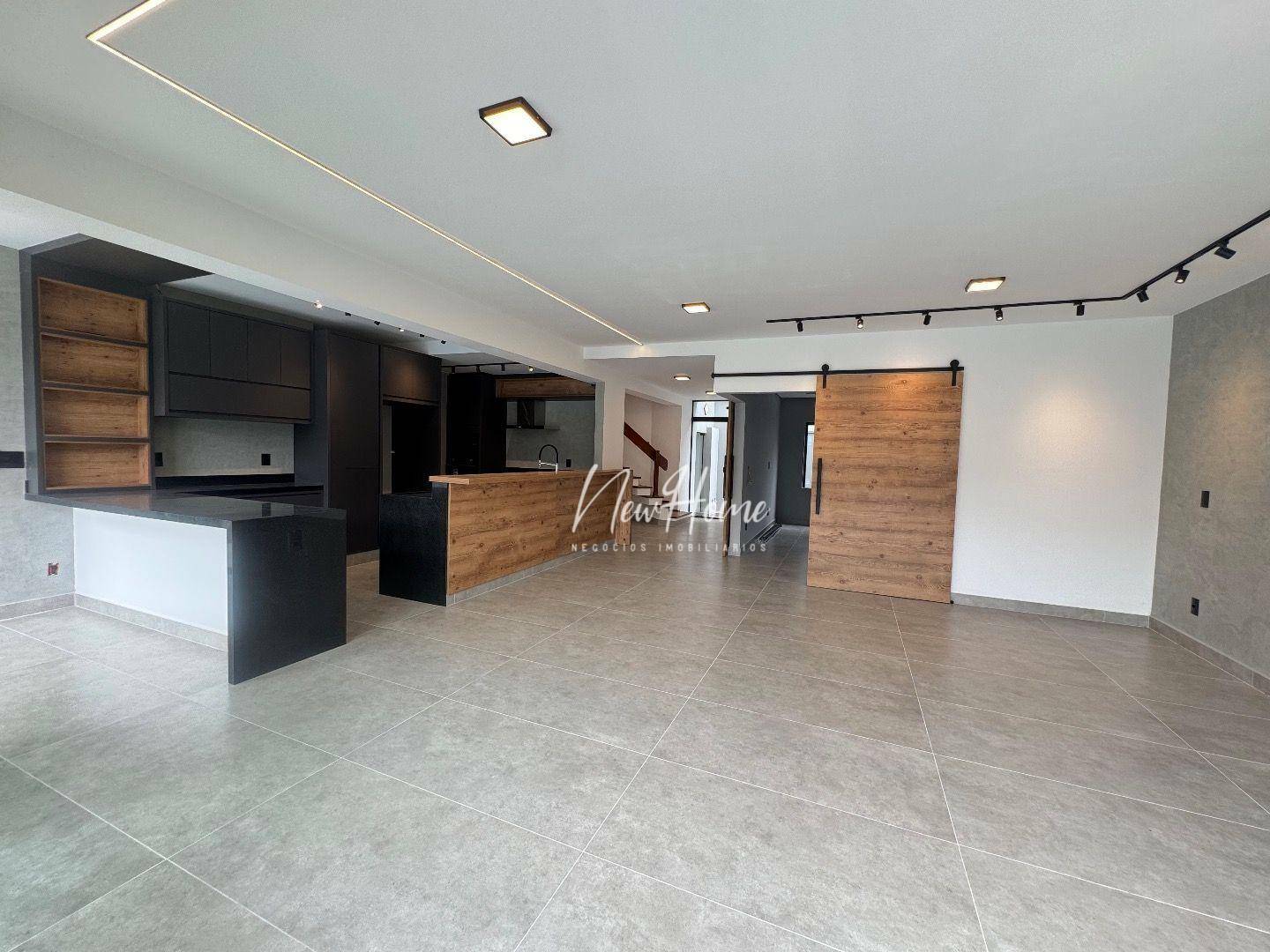 Casa à venda com 4 quartos, 351m² - Foto 5