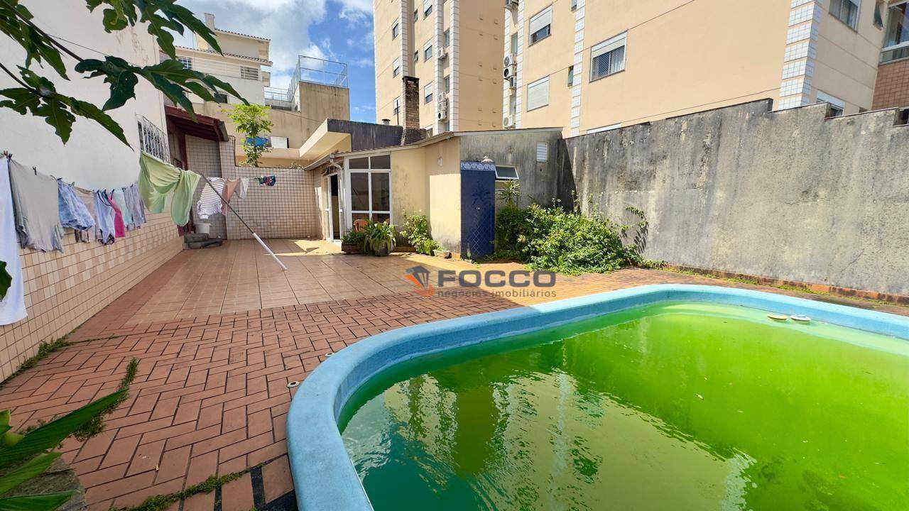 Casa à venda com 5 quartos, 320m² - Foto 16