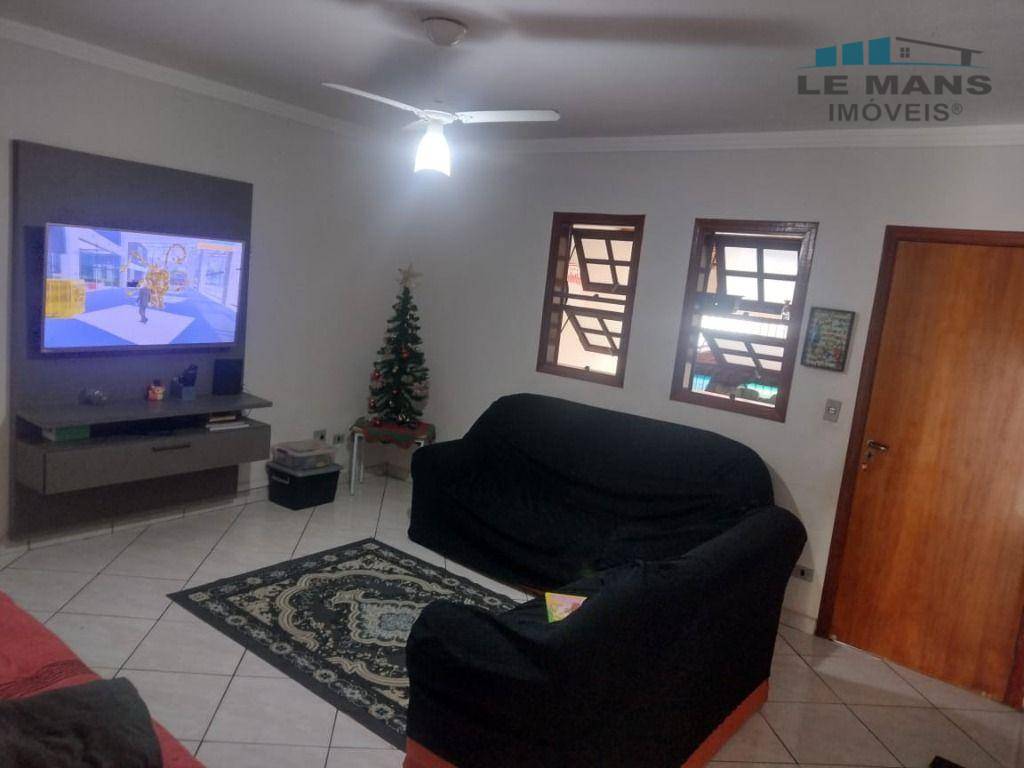 Casa à venda com 2 quartos, 110m² - Foto 1