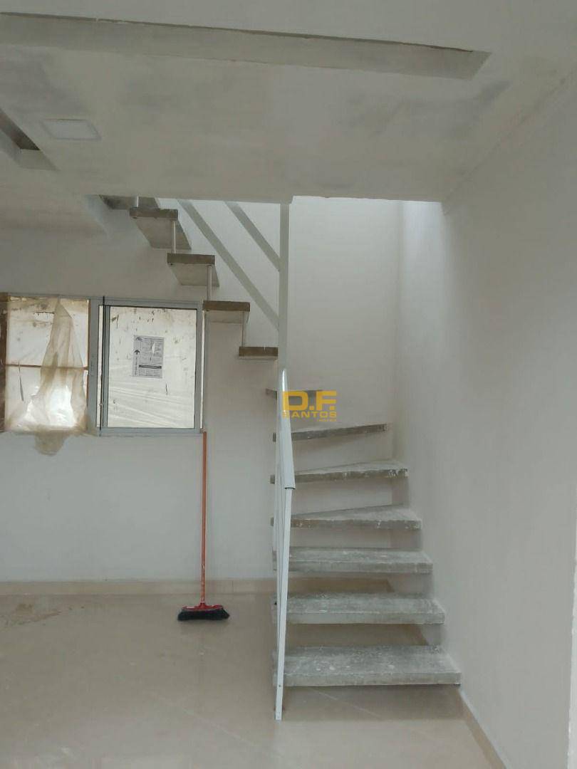 Sobrado à venda com 2 quartos, 63m² - Foto 1