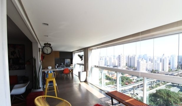 Apartamento à venda com 3 quartos, 206m² - Foto 2