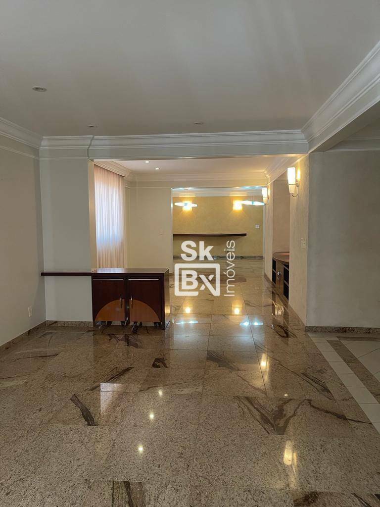 Apartamento à venda com 3 quartos, 208m² - Foto 2