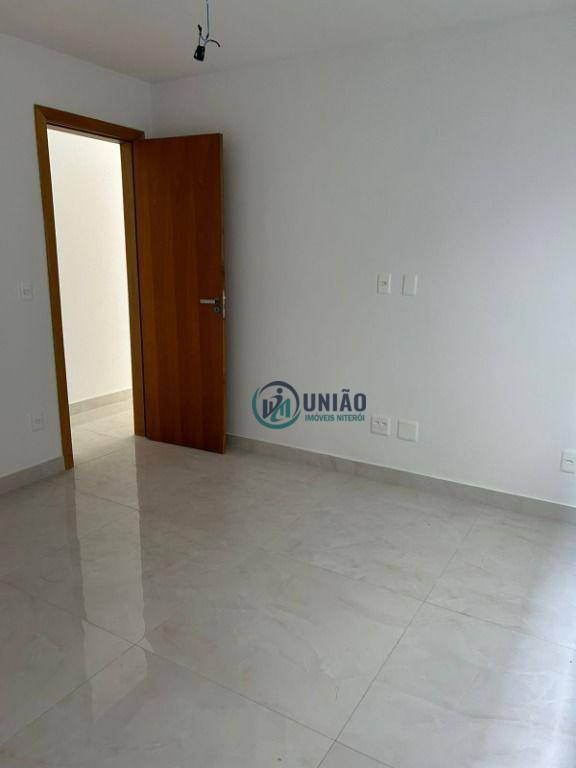 Casa à venda com 4 quartos, 150m² - Foto 14