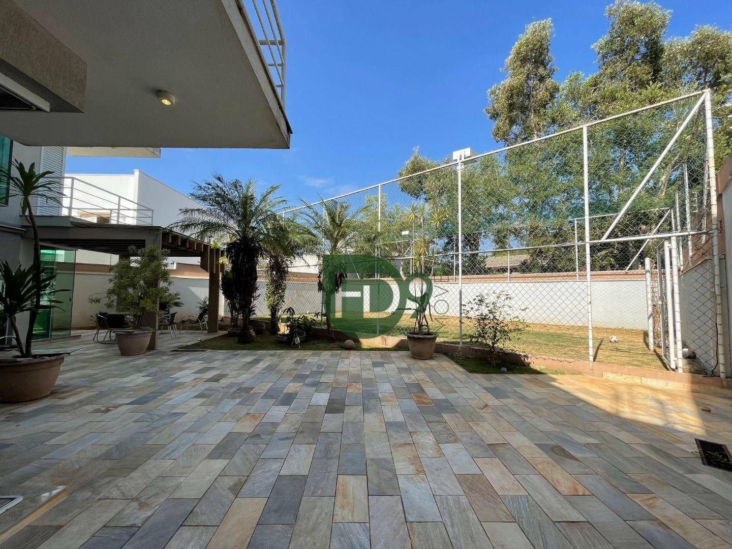 Casa à venda com 4 quartos, 358m² - Foto 2