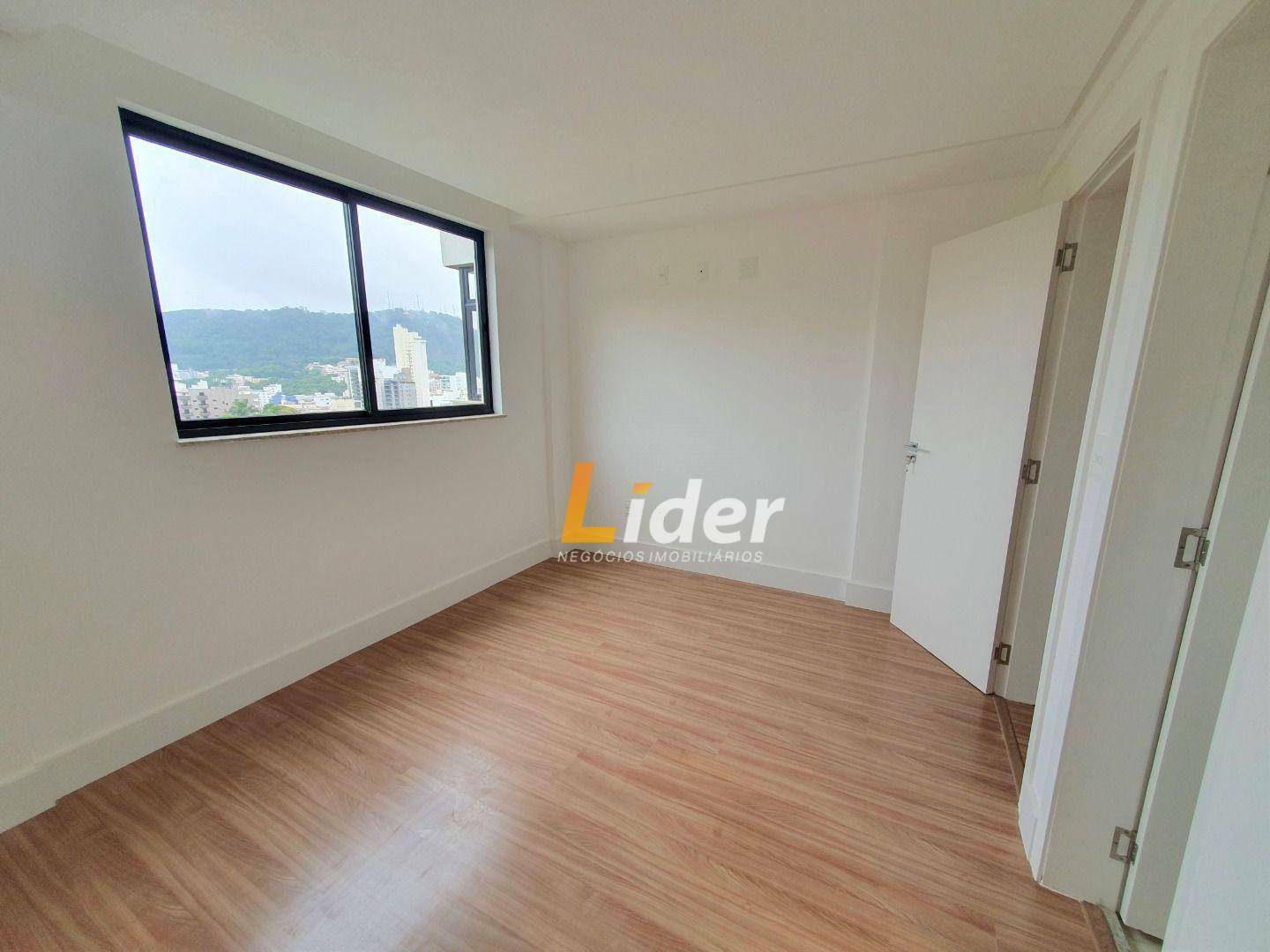 Apartamento à venda com 4 quartos, 170m² - Foto 16