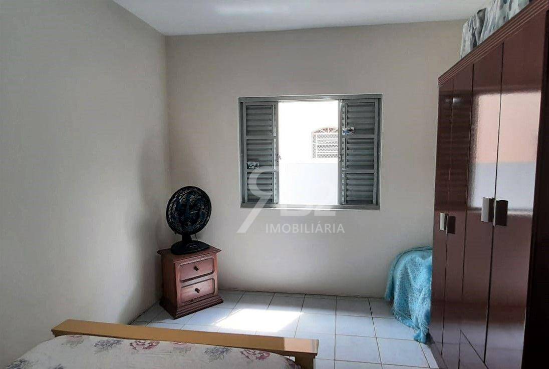 Casa à venda com 5 quartos, 207m² - Foto 11