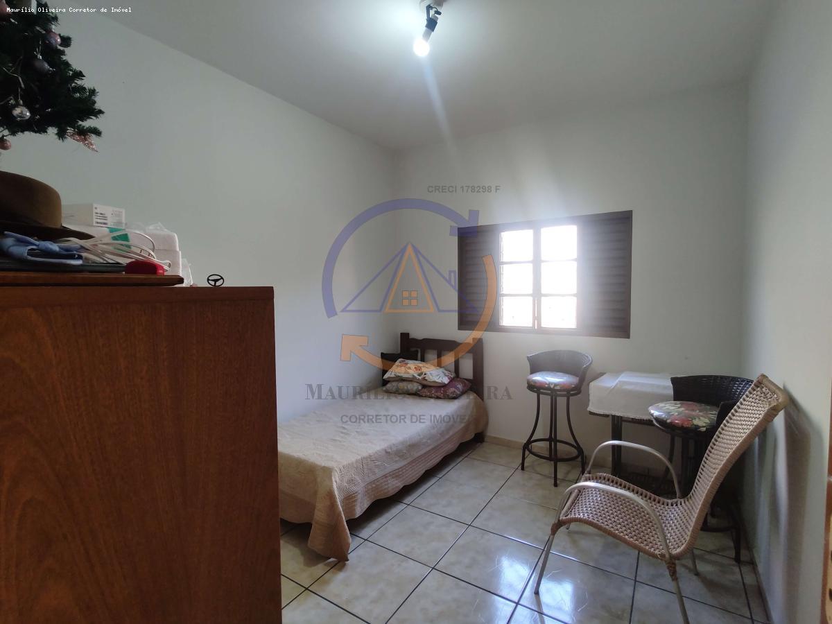 Casa à venda com 3 quartos, 360m² - Foto 16