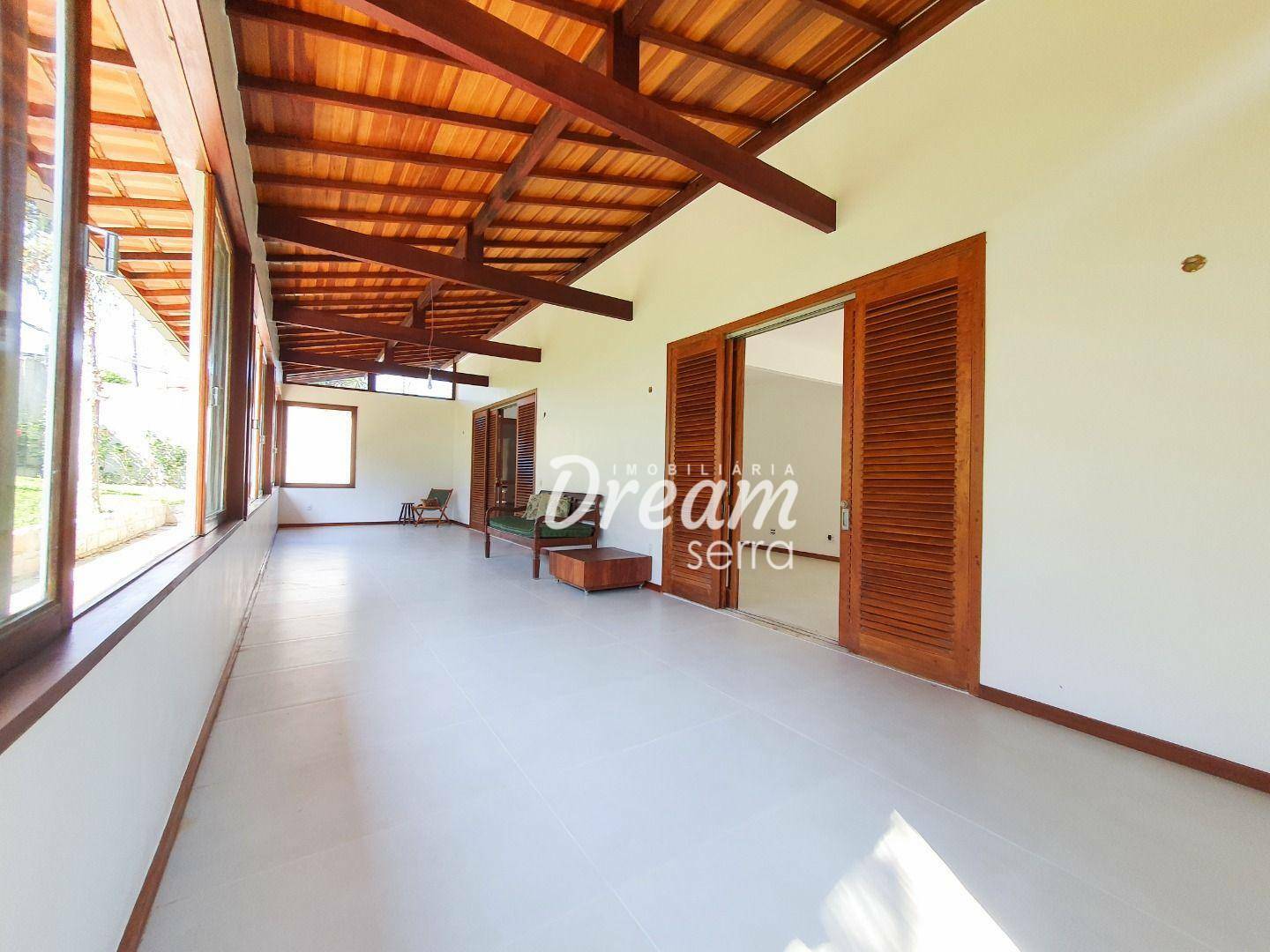 Casa à venda com 3 quartos, 220m² - Foto 17