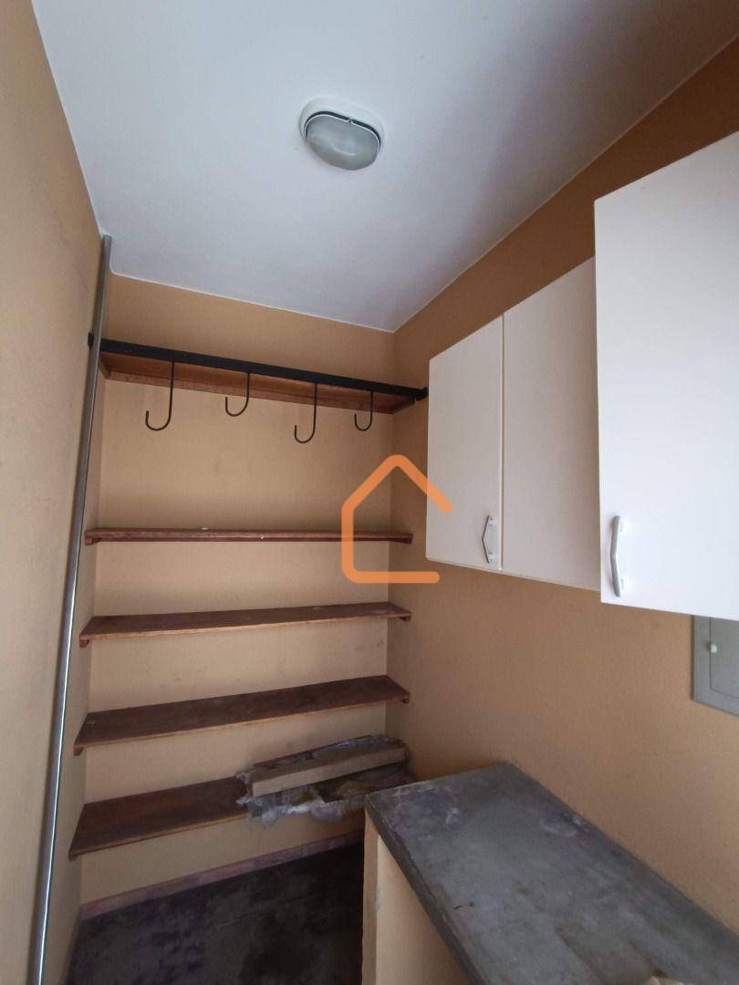 Casa para alugar com 4 quartos, 378m² - Foto 30