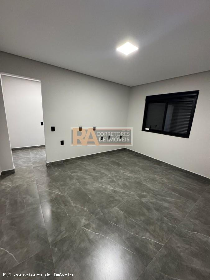 Casa à venda com 2 quartos, 250m² - Foto 9
