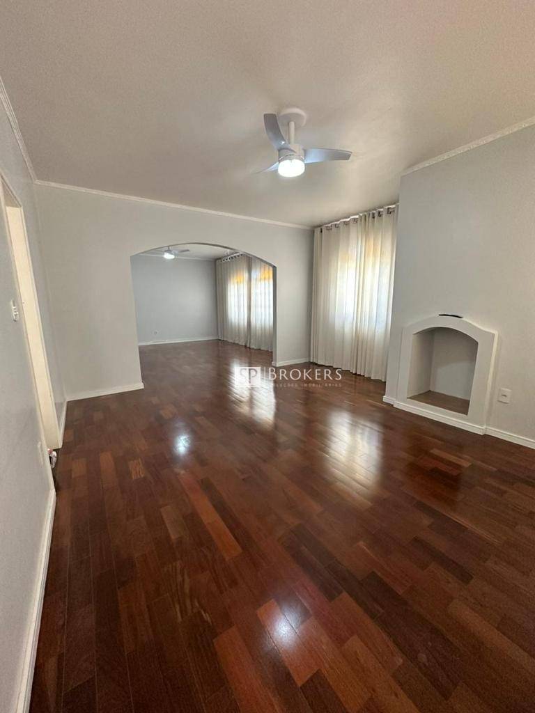 Casa à venda com 3 quartos, 260m² - Foto 1