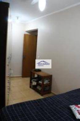 Apartamento à venda com 3 quartos, 81m² - Foto 11