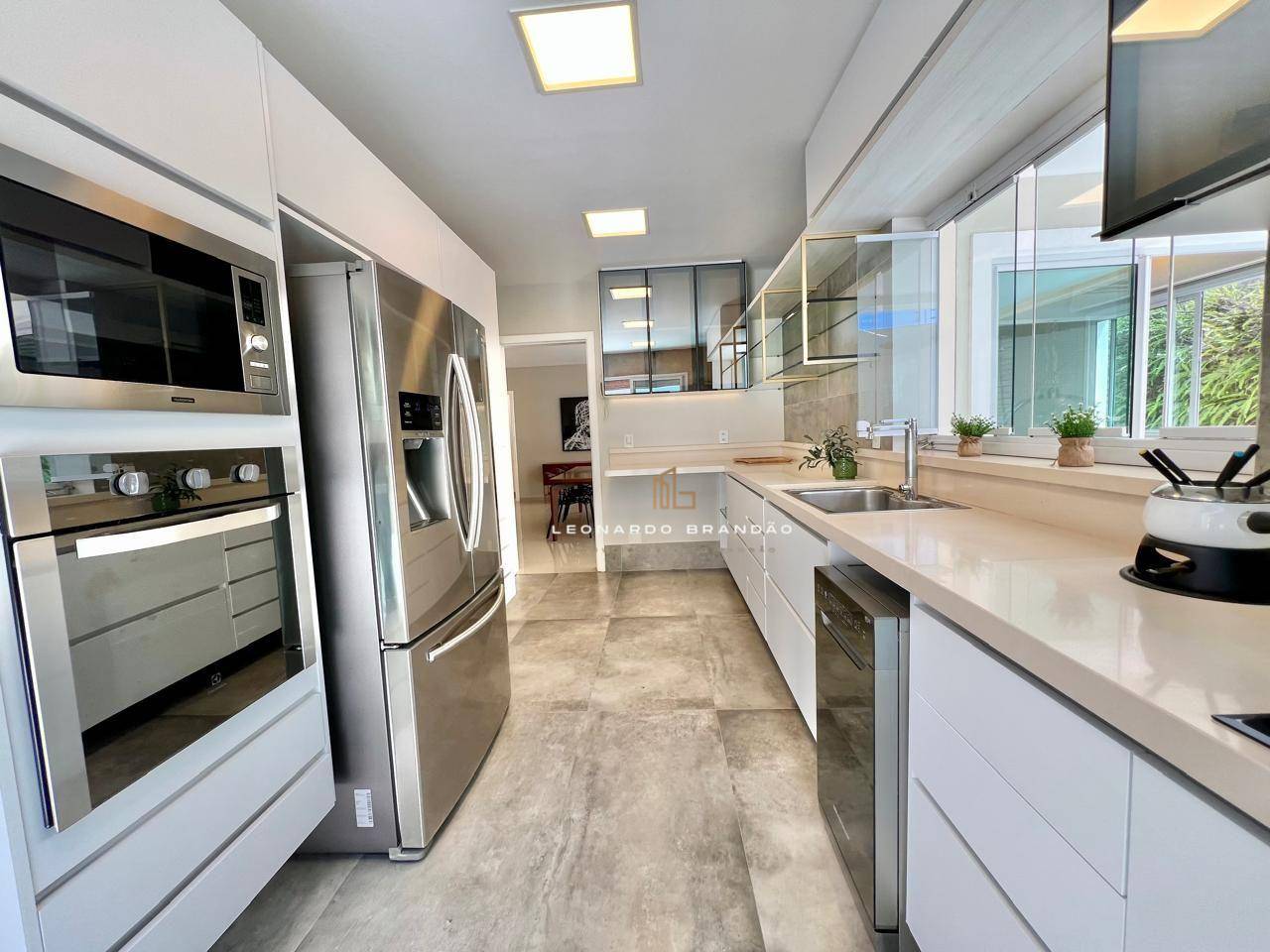 Casa de Condomínio à venda com 4 quartos, 246m² - Foto 10