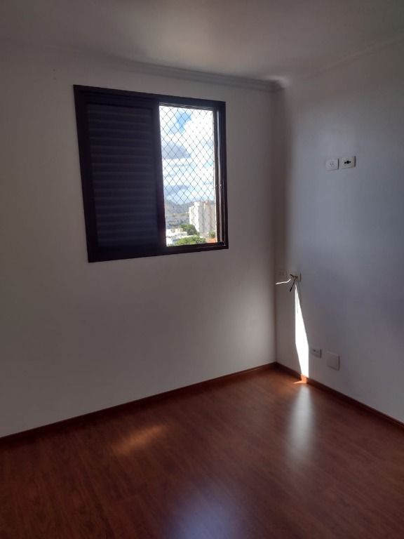 Apartamento à venda com 3 quartos, 81m² - Foto 9