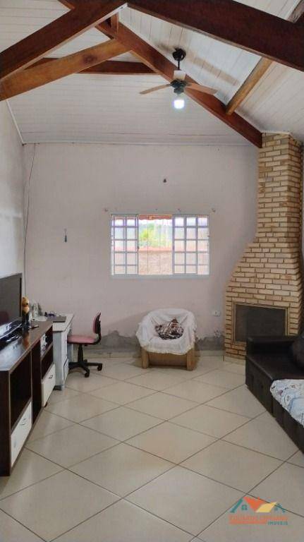 Casa à venda com 3 quartos, 200m² - Foto 11