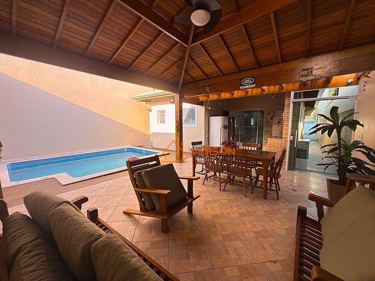 Casa, 3 quartos, 167 m² - Foto 1