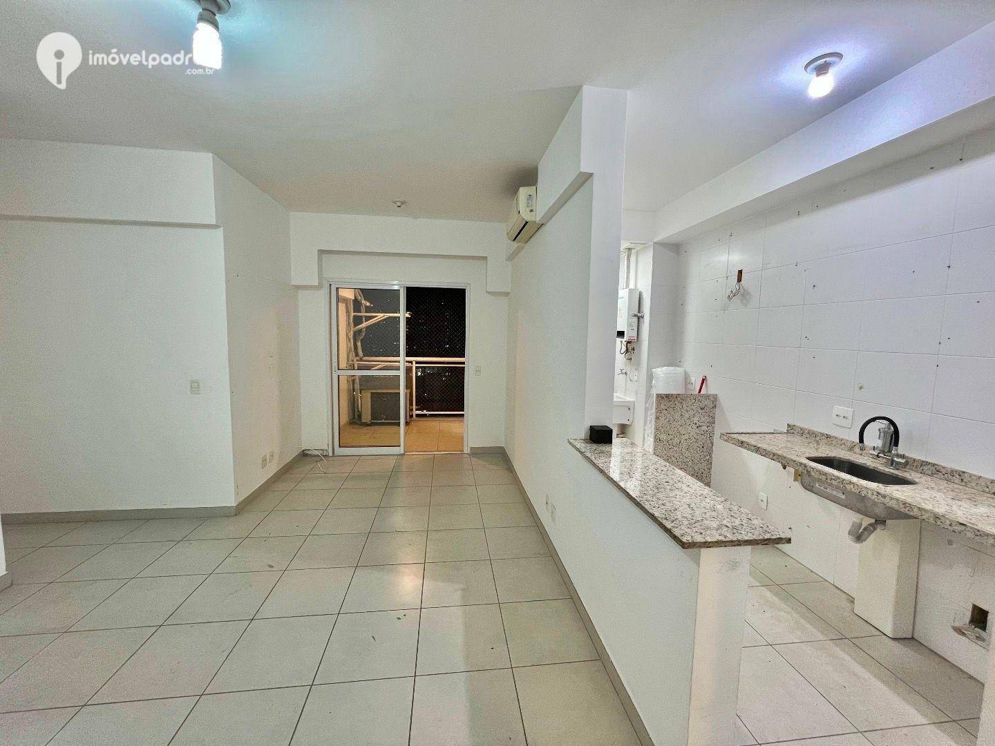Apartamento para alugar com 3 quartos, 85m² - Foto 13