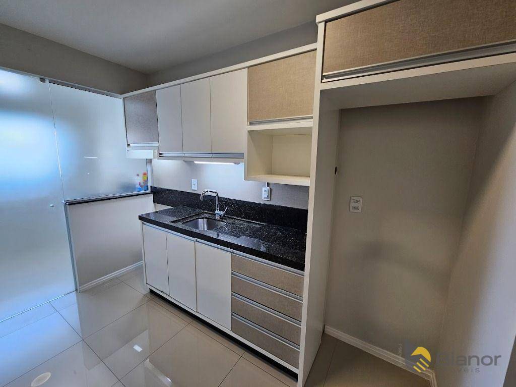 Apartamento para alugar com 3 quartos, 90m² - Foto 8