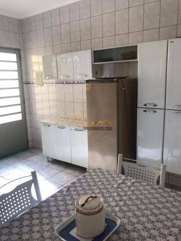 Casa à venda com 5 quartos, 212m² - Foto 25