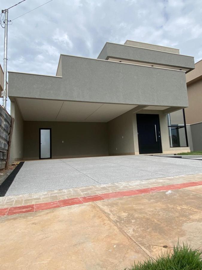 Casa de Condomínio à venda com 3 quartos, 300m² - Foto 3