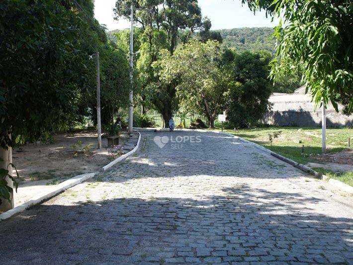 Casa de Condomínio à venda com 4 quartos, 367m² - Foto 5