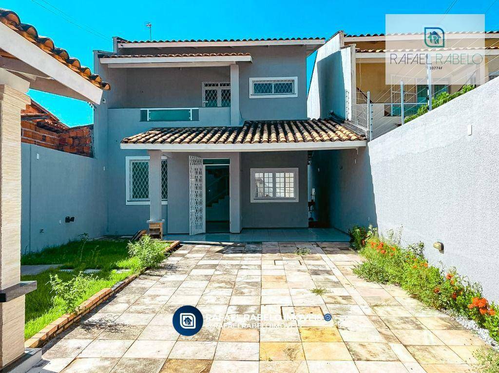 Casa à venda com 3 quartos, 131m² - Foto 1