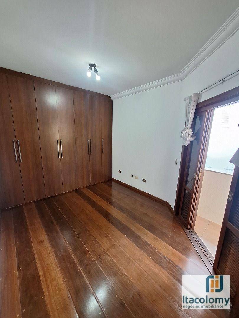 Casa de Condomínio para alugar com 4 quartos, 472m² - Foto 10