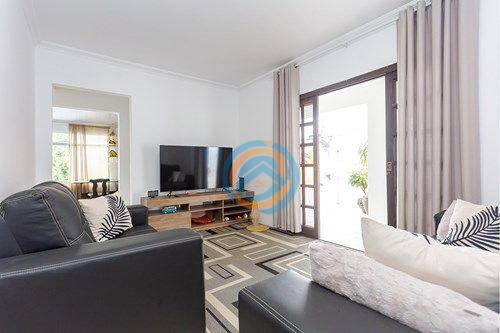 Casa, 4 quartos, 237 m² - Foto 1