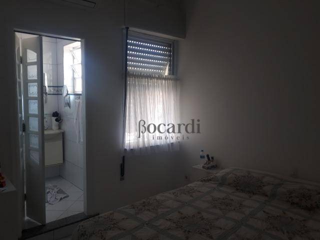 Apartamento à venda com 2 quartos, 70m² - Foto 2