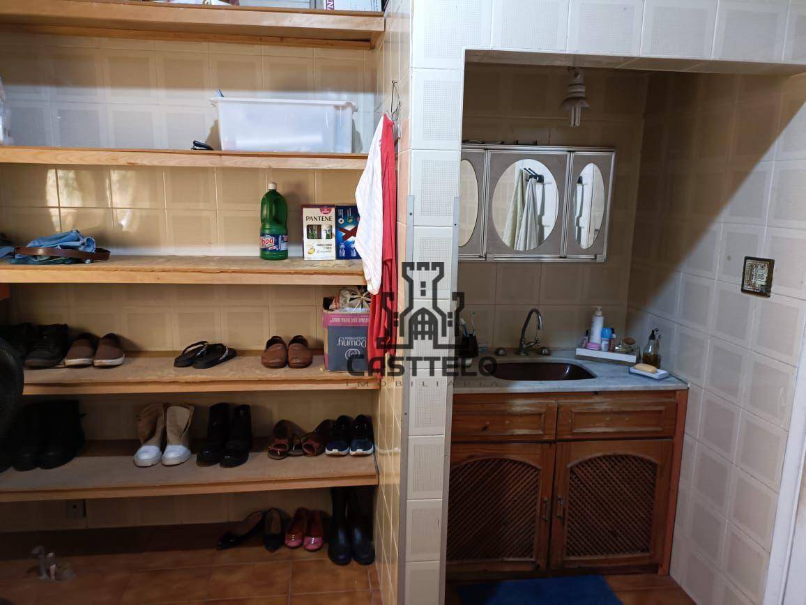 Casa à venda com 3 quartos, 264m² - Foto 17