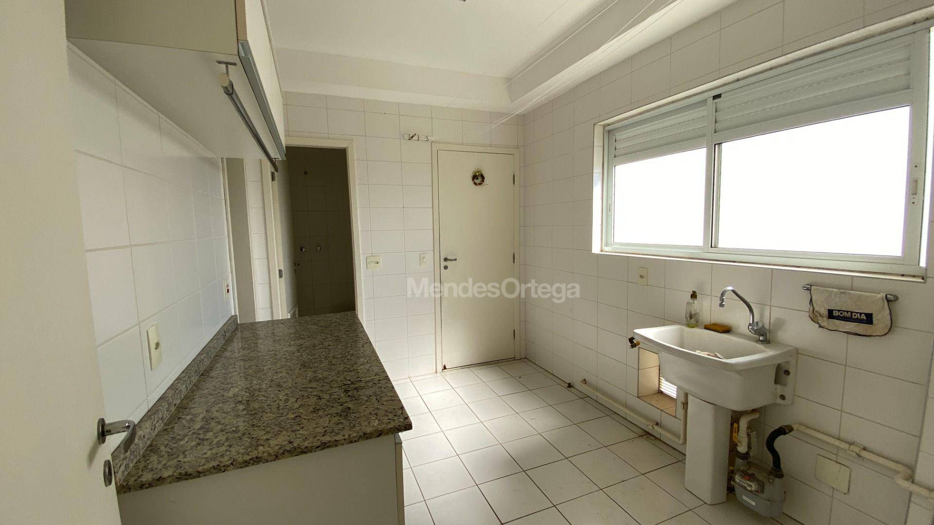 Apartamento à venda com 3 quartos, 236m² - Foto 23