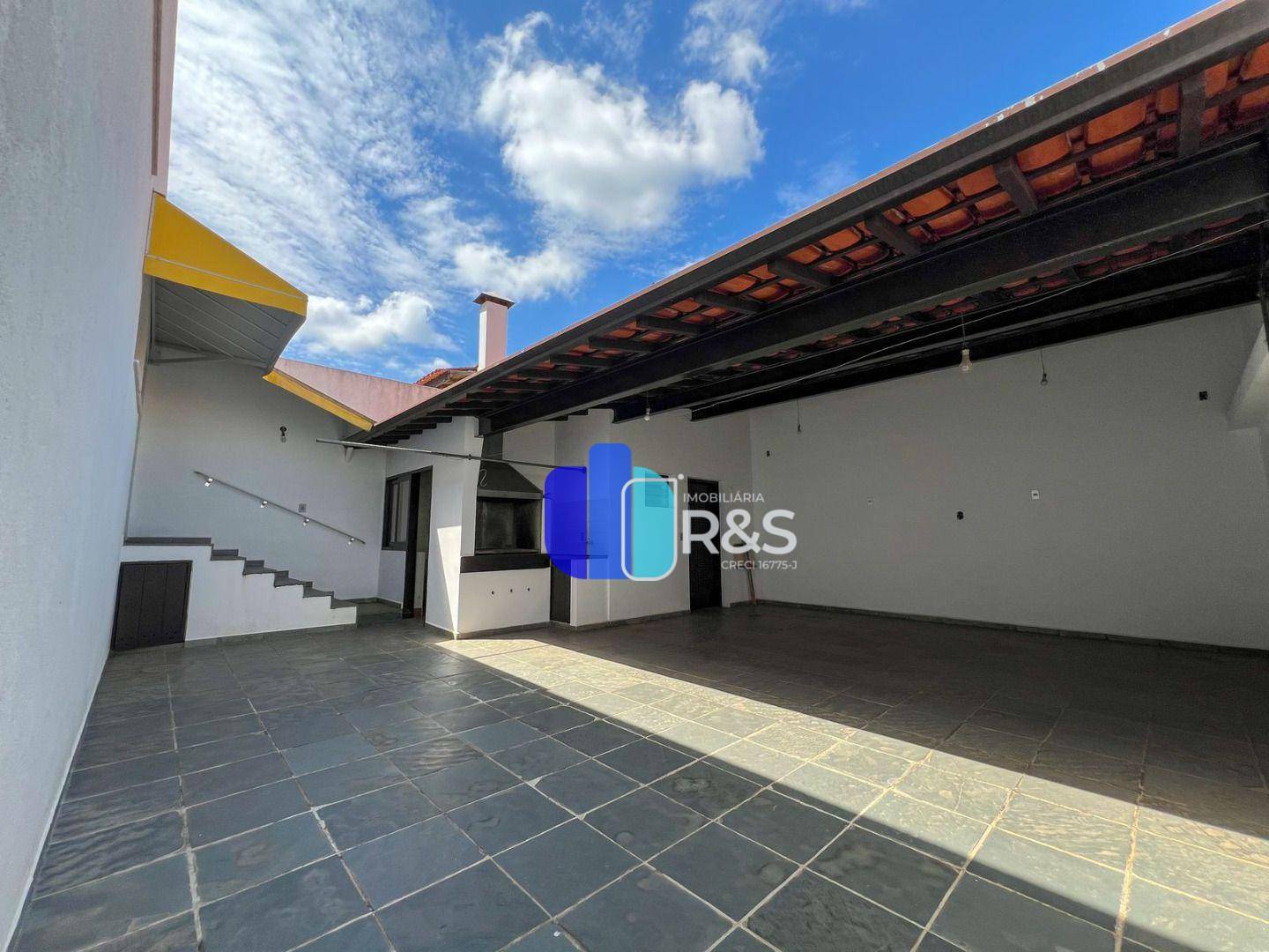 Casa para alugar com 3 quartos, 230m² - Foto 8