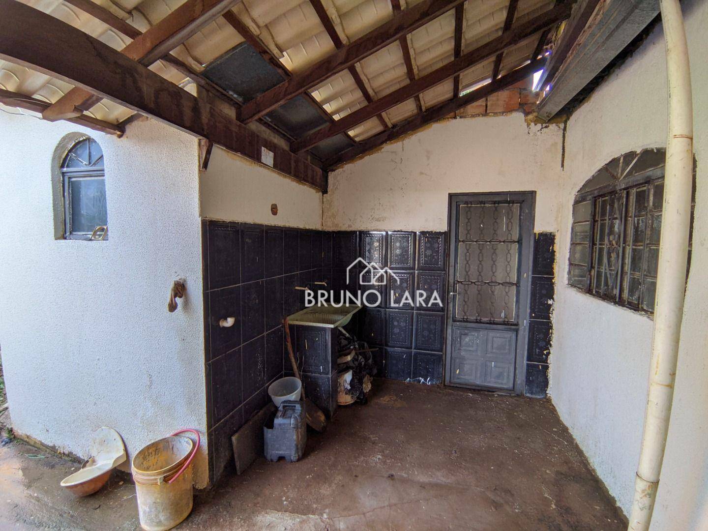 Casa à venda com 2 quartos, 100m² - Foto 4