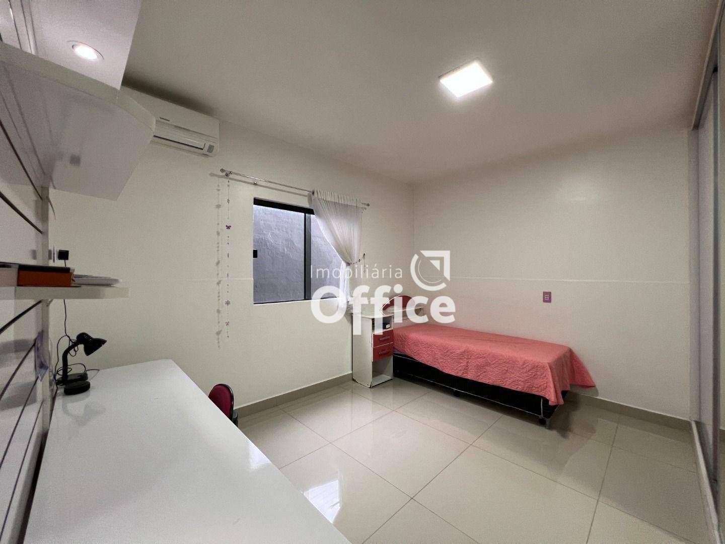 Casa à venda com 3 quartos, 220m² - Foto 16