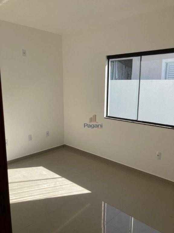 Casa à venda com 3 quartos, 100m² - Foto 3