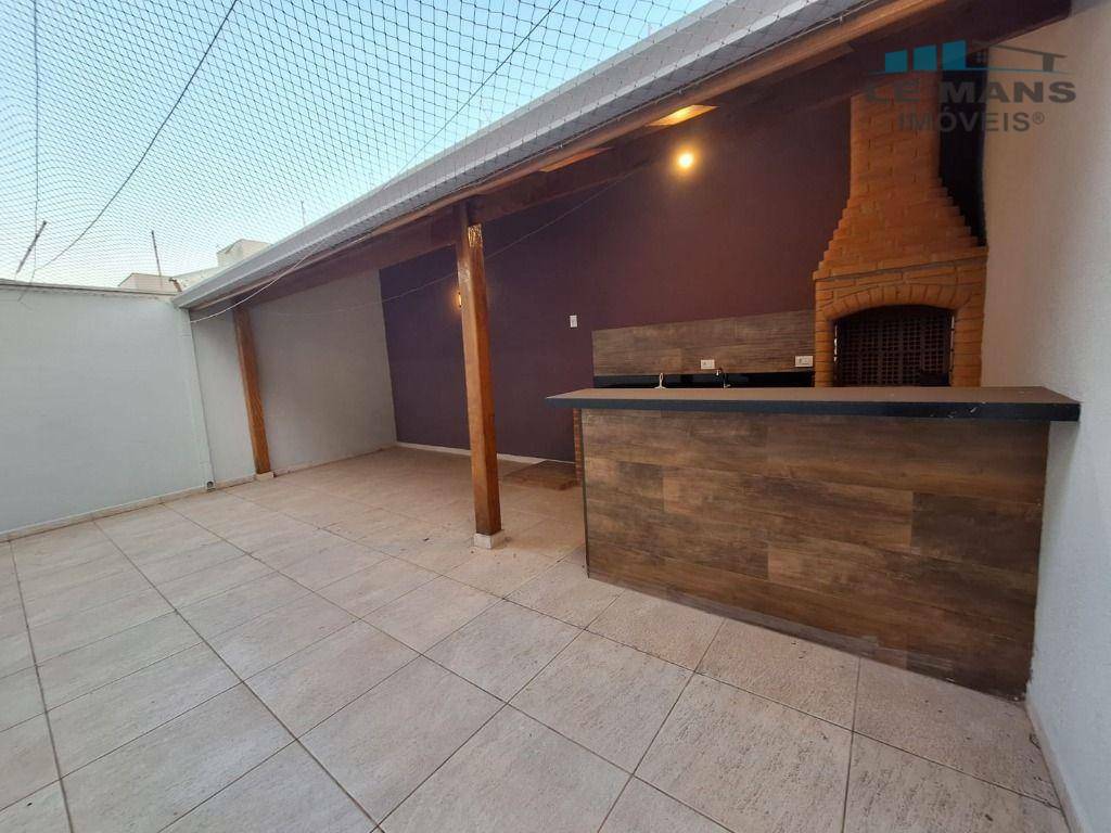 Casa à venda com 3 quartos, 150m² - Foto 1