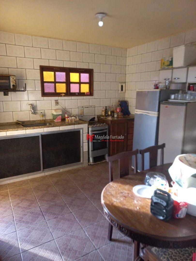 Casa à venda com 2 quartos, 180m² - Foto 2