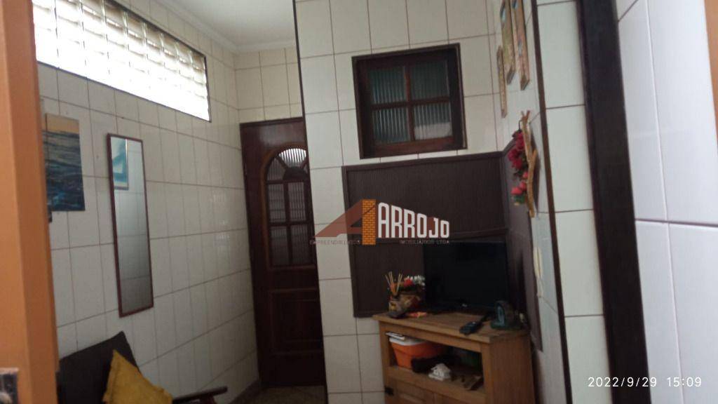 Sobrado à venda com 2 quartos, 236m² - Foto 3