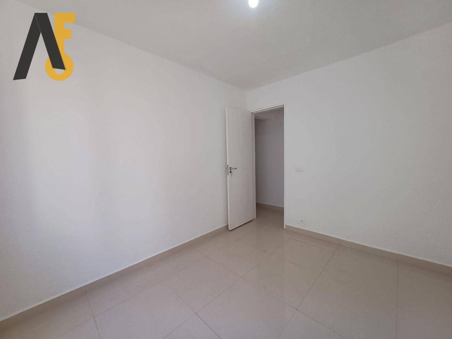 Apartamento à venda com 2 quartos, 63m² - Foto 11