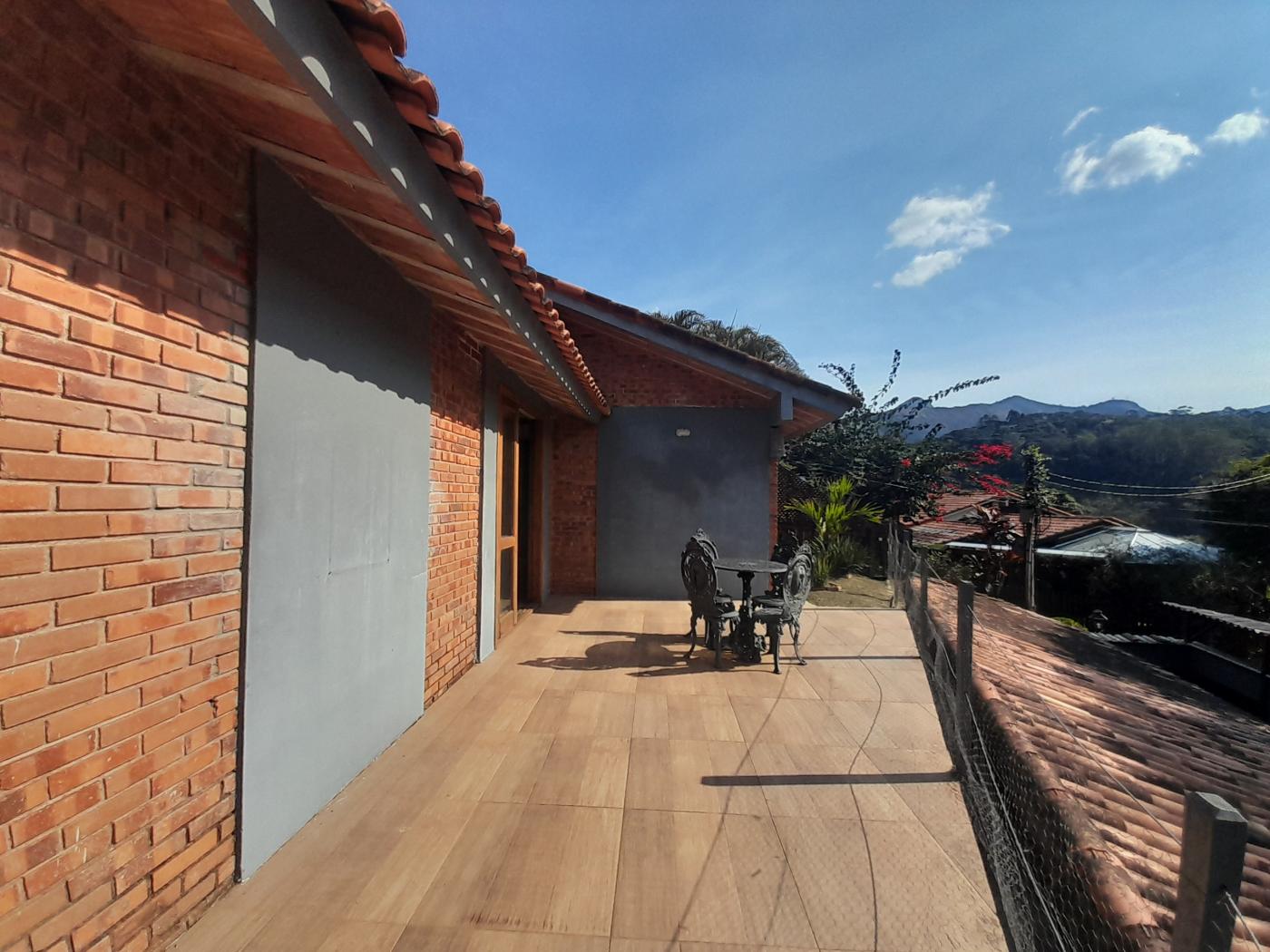 Casa de Condomínio para alugar com 4 quartos, 90m² - Foto 1