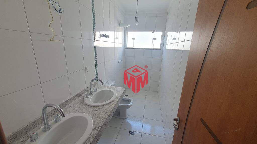 Sobrado à venda e aluguel com 3 quartos, 179m² - Foto 15