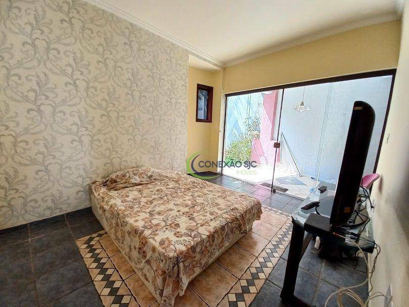 Sobrado à venda e aluguel com 4 quartos, 270m² - Foto 9
