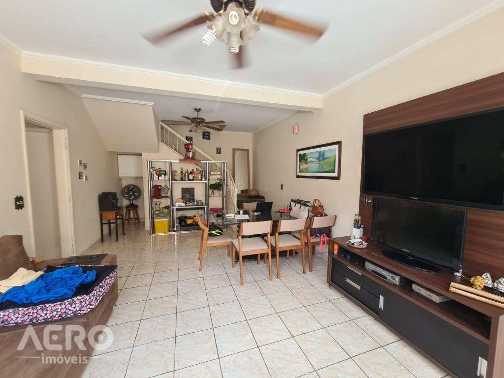 Casa à venda com 3 quartos, 335m² - Foto 18