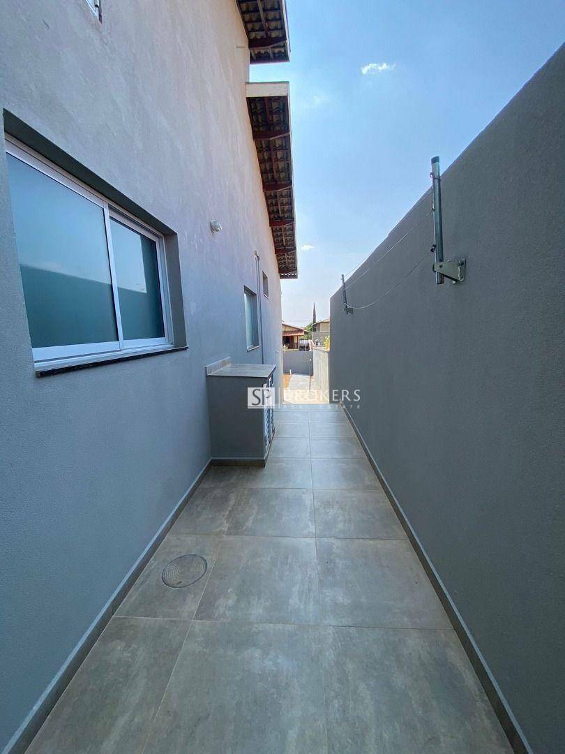 Casa para alugar com 4 quartos, 300m² - Foto 44