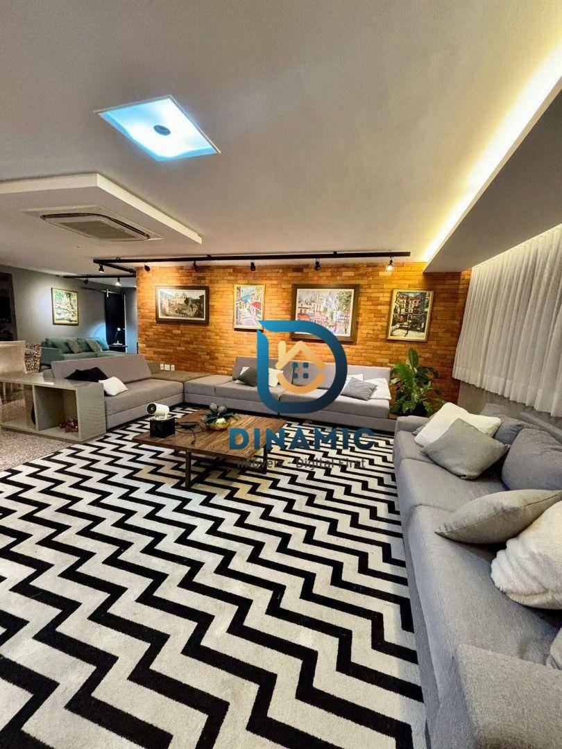 Apartamento à venda com 4 quartos, 230m² - Foto 1