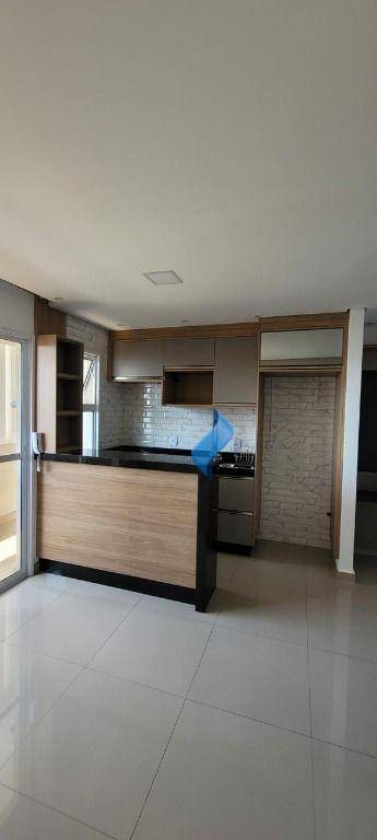 Apartamento à venda com 2 quartos, 48m² - Foto 4