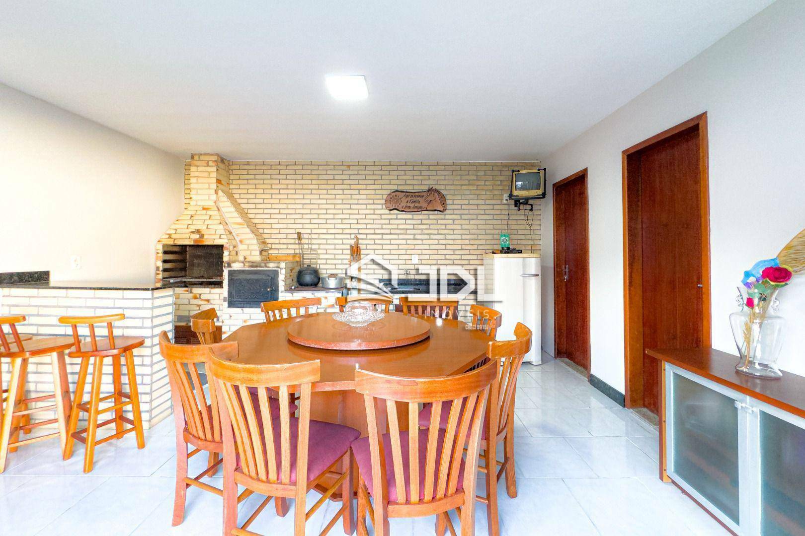 Casa à venda com 4 quartos, 250m² - Foto 7