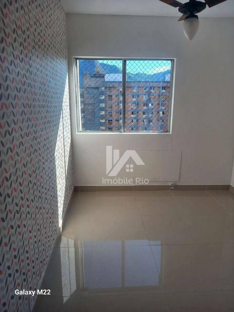 Apartamento à venda com 2 quartos, 70m² - Foto 9