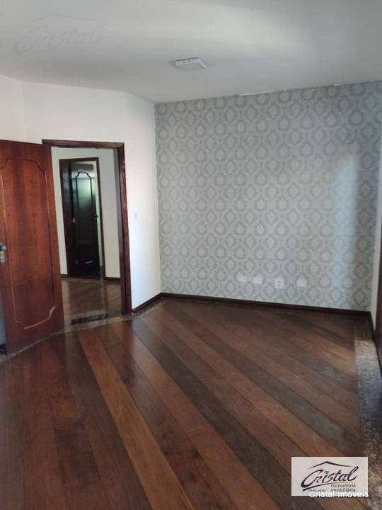 Casa à venda e aluguel com 8 quartos, 270m² - Foto 17